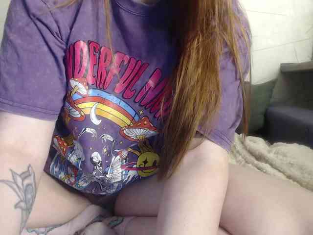 Foxeeess Live Webcam on BongaCams