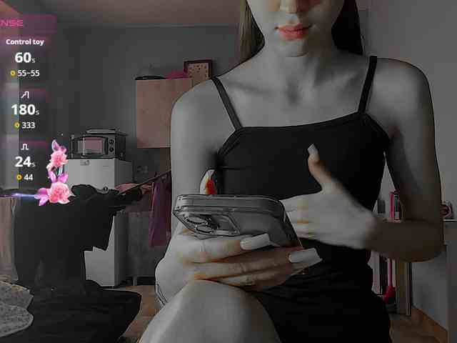 MiaRaen Live Webcam on BongaCams