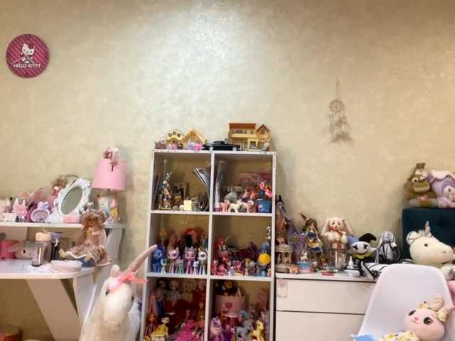 LubaKrone's BongaCams show and profile