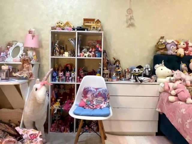 LubaKrone's BongaCams show and profile