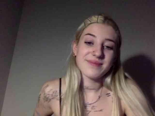 Emmyhot webcam