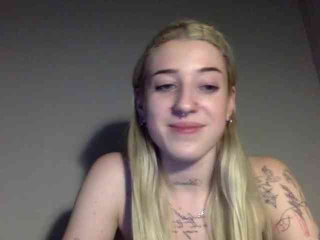 Emmyhot webcam