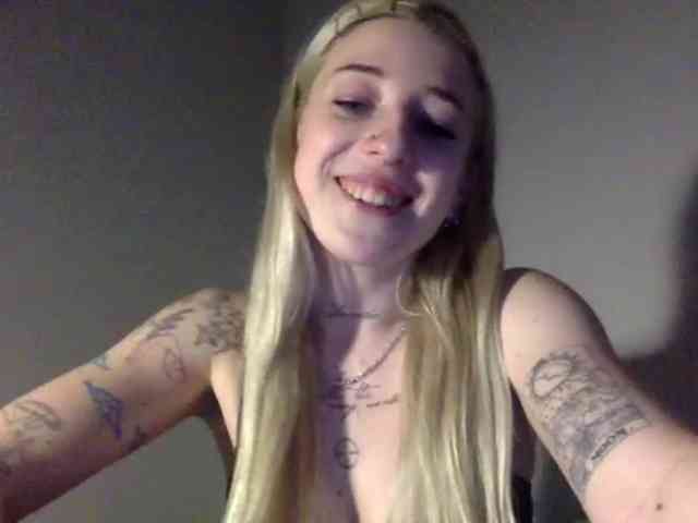 Emmyhot webcam
