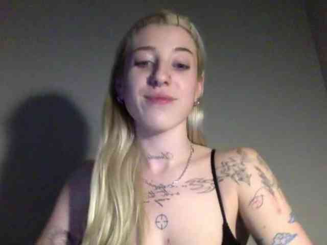 Emmyhot webcam