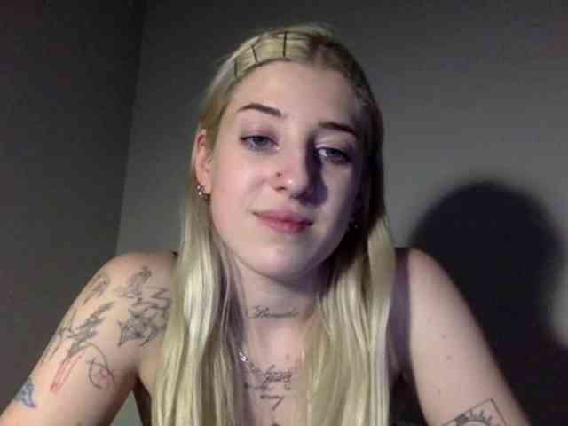 Emmyhot webcam