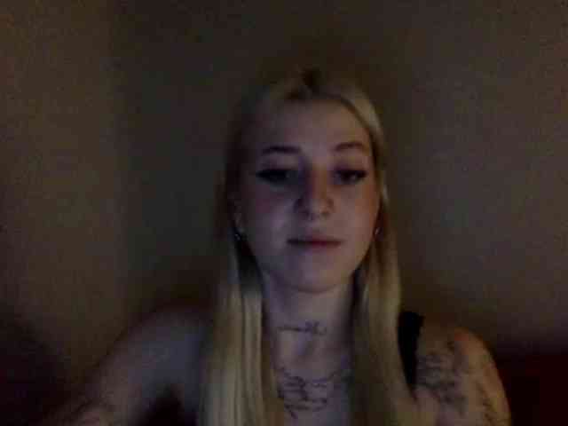 Emmyhot webcam