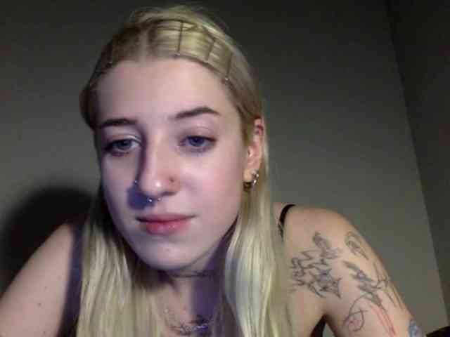 Emmyhot webcam