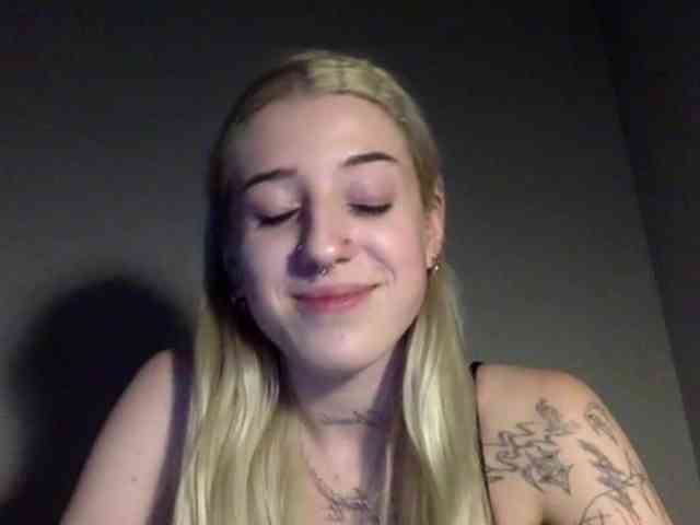 Emmyhot webcam