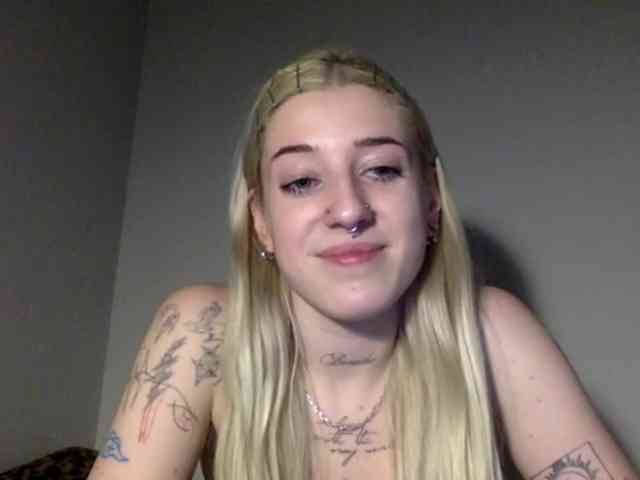 Emmyhot webcam