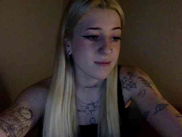 Emmyhot webcam