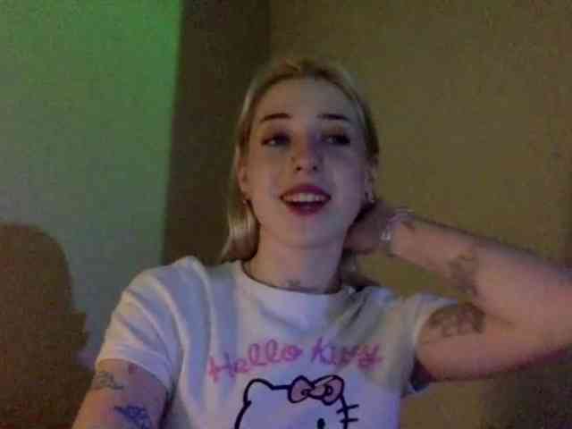 Emmyhot webcam