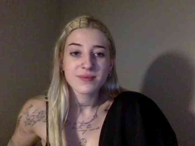 Emmyhot webcam