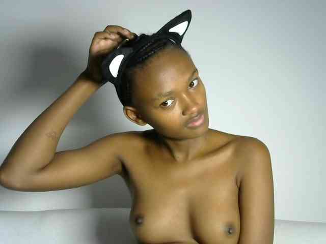 prettyquin256 webcam