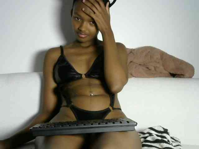 prettyquin256 webcam