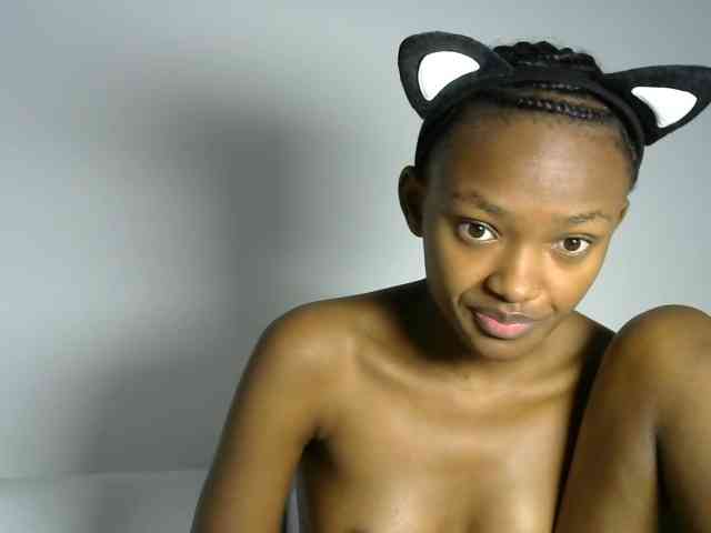 prettyquin256 webcam