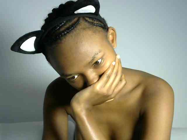 prettyquin256 webcam