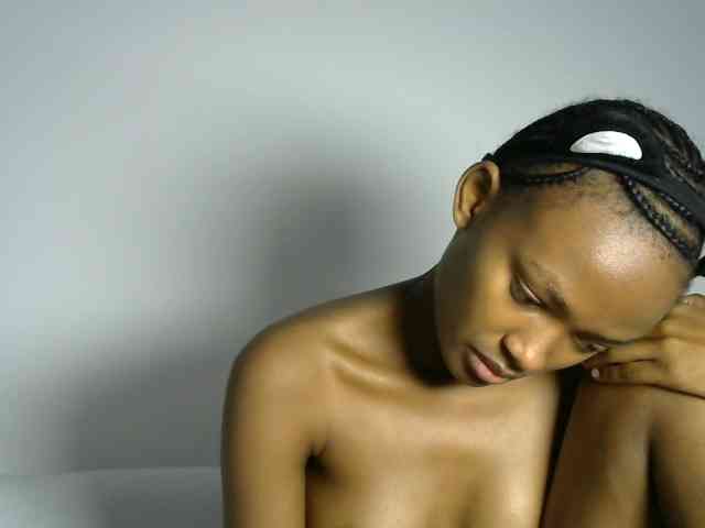 prettyquin256 webcam