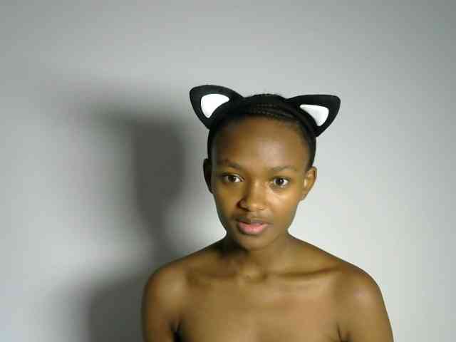 prettyquin256 webcam