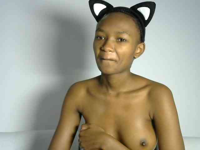 prettyquin256 webcam