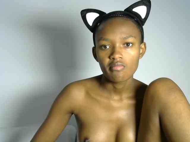 prettyquin256 webcam