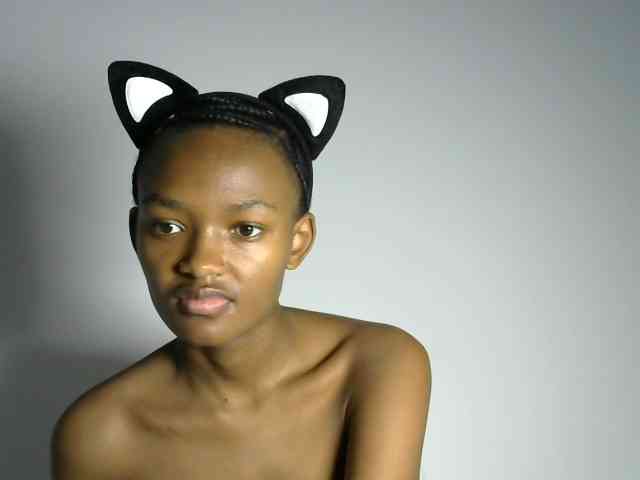 prettyquin256 webcam