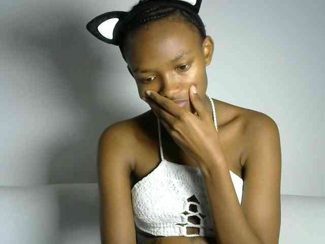 prettyquin256 webcam