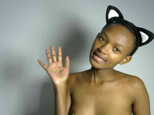 prettyquin256 webcam