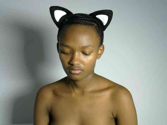 prettyquin256 webcam