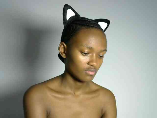 prettyquin256 webcam