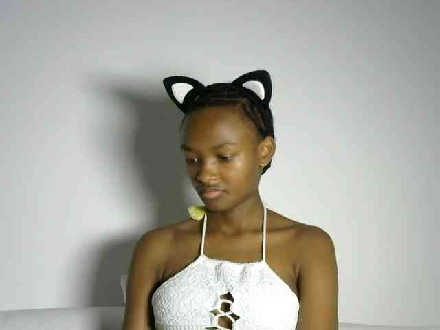 prettyquin256 webcam