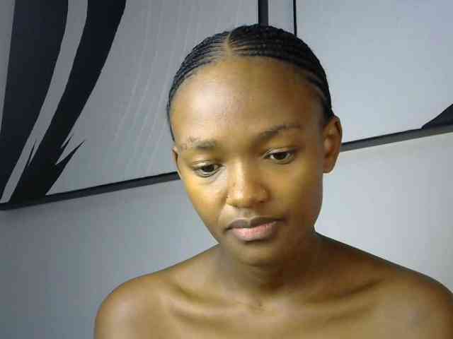 prettyquin256 webcam