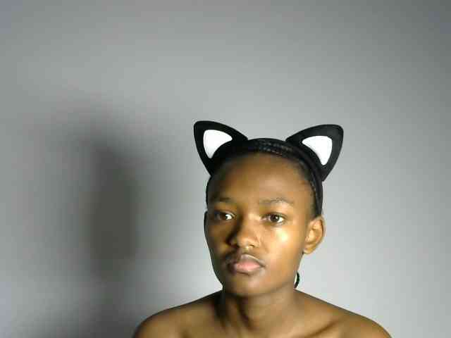 prettyquin256 webcam