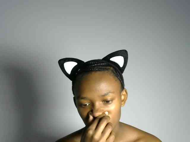 prettyquin256 webcam