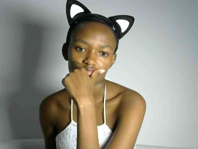 prettyquin256 webcam