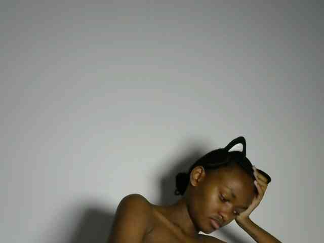 prettyquin256 webcam