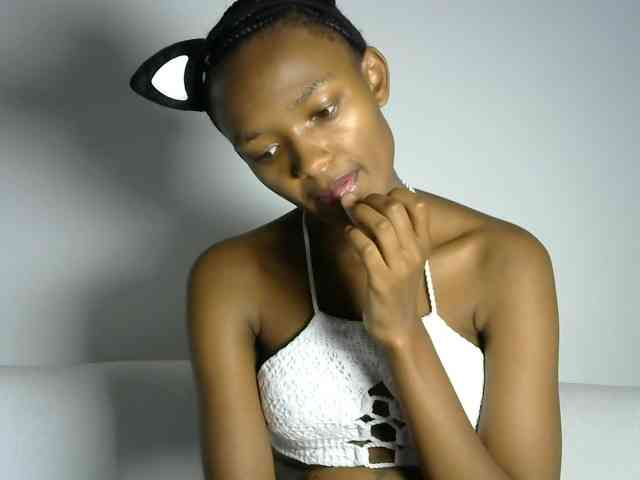 prettyquin256 webcam