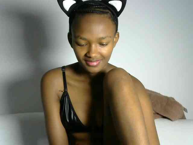 prettyquin256 webcam