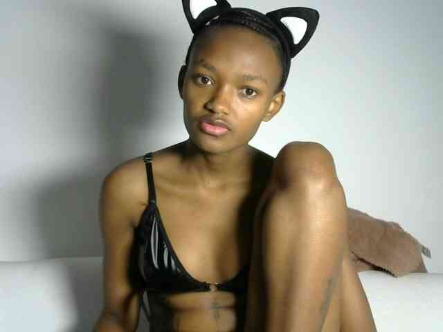 prettyquin256 webcam