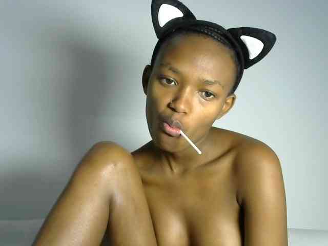 prettyquin256 webcam