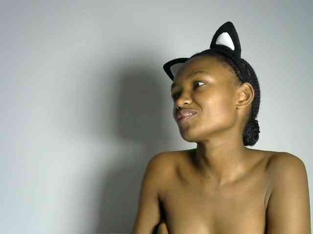 prettyquin256 webcam