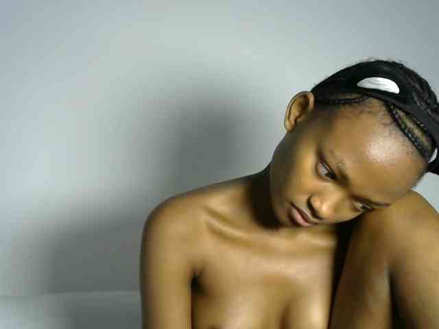 prettyquin256 webcam