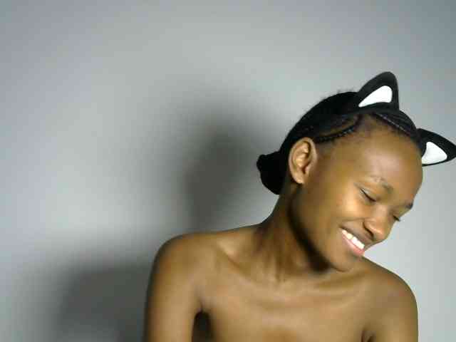 prettyquin256 webcam