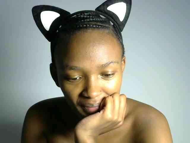 prettyquin256 webcam