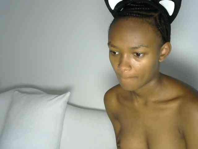 prettyquin256 webcam