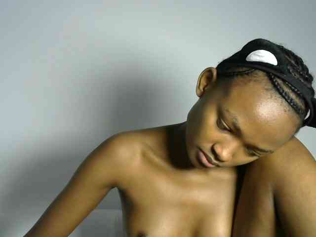 prettyquin256 webcam