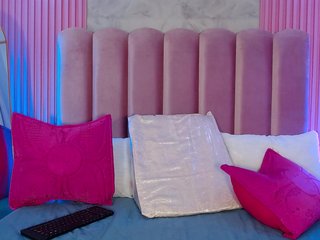 ArianaRougee Porn Show