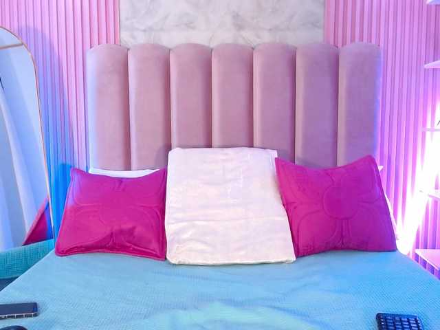 ArianaRougee's BongaCams show and profile