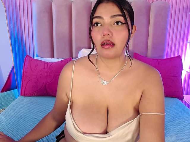 ArianaRougee's BongaCams show and profile