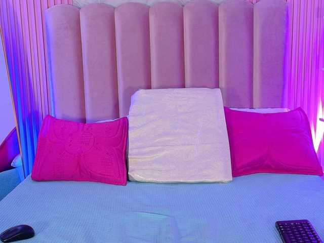 ArianaRougee's BongaCams show and profile