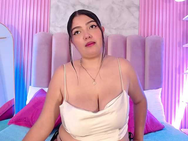 ArianaRougee's BongaCams show and profile